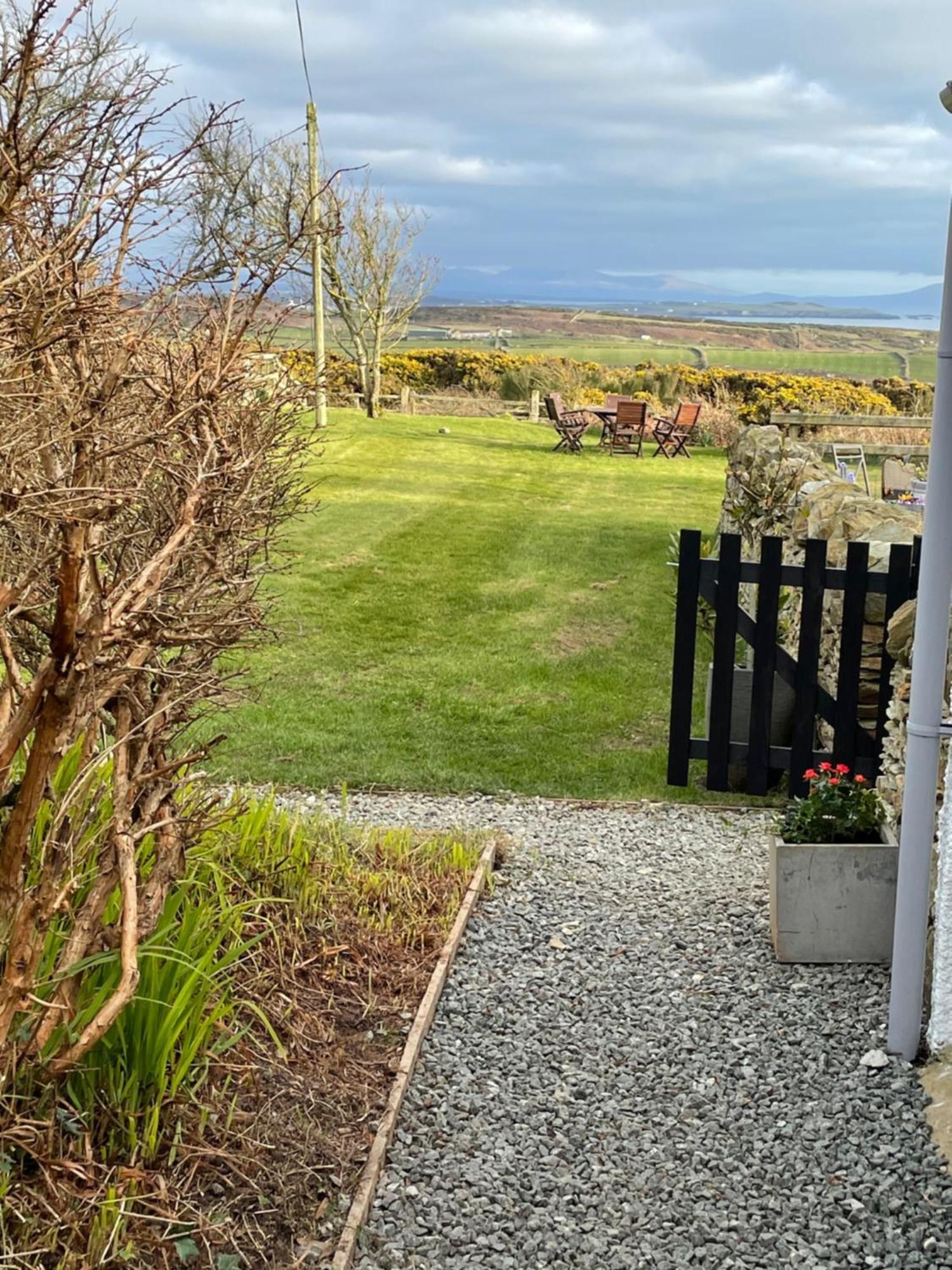 The Little Garden Hideaway With Stunning Sea Views And Garden Bed & Breakfast Holyhead Luaran gambar